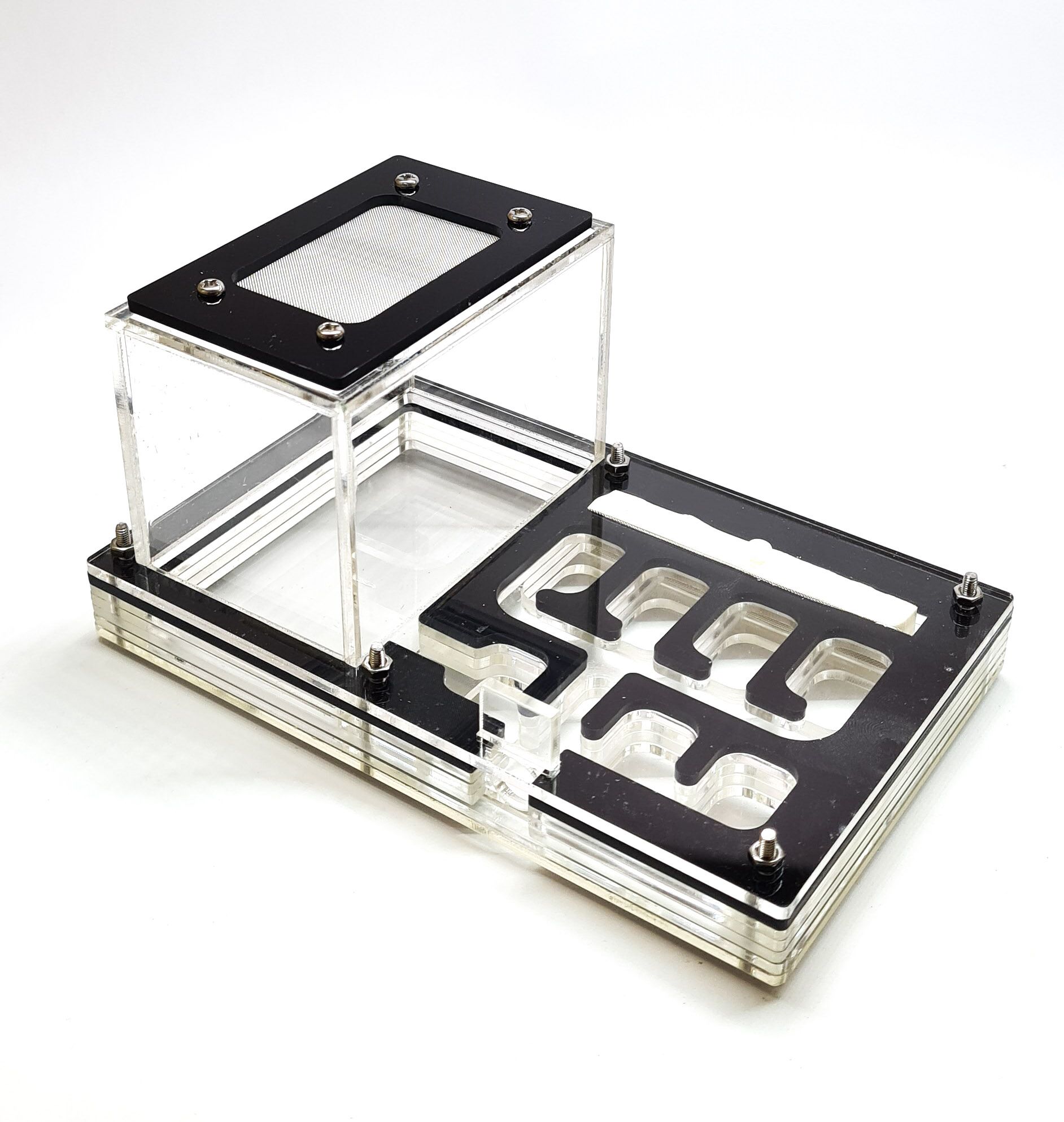 Acrylic nest with outside world QA2